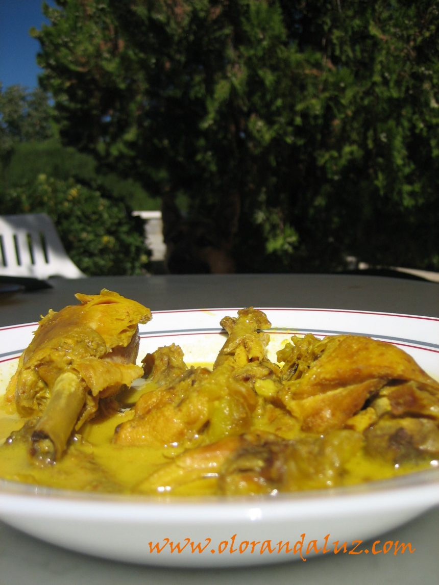 Pollo en salsa de almendras