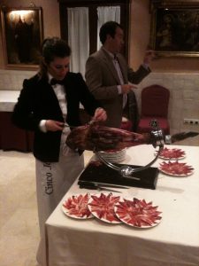 Taller-corte-cata-jamon-cinco-jotas-sevilla