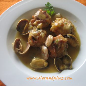 130326 albondigas en salsa Albóndigas de pescado en salsa