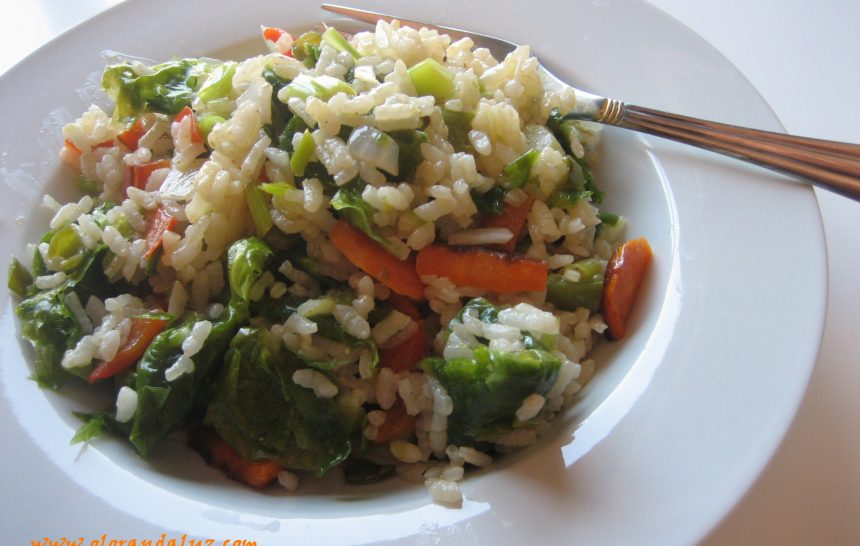 Arroz salteado con algas