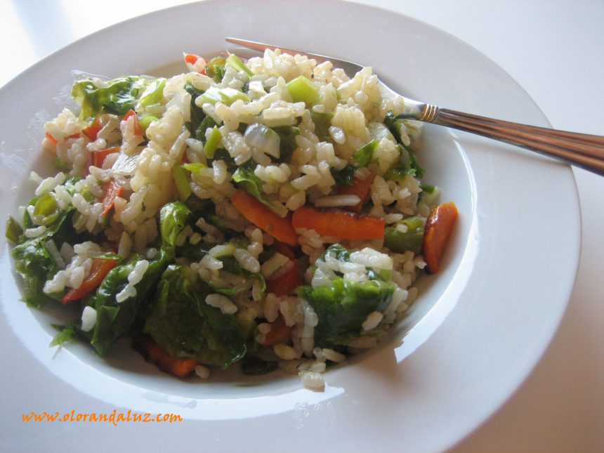 Arroz salteado con algas