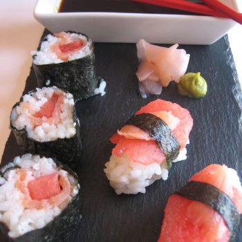 Sushi de sandía y salmón ahumado