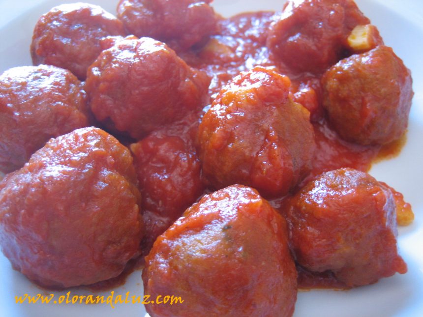 Albondigas con tomate