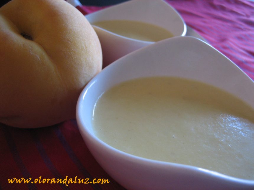 Crema templada de melocotón