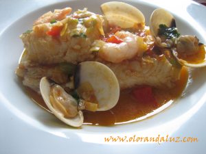 pescada-o-merluza-con-almejas-y-gambas