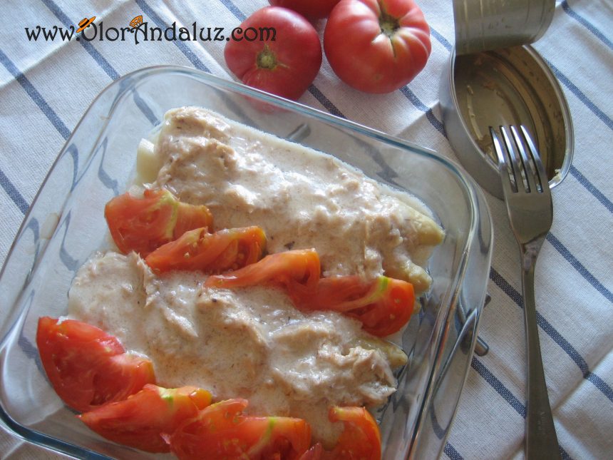 Espárragos blancos gratinados con mayonesa y bonito