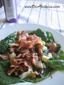 ensalada-de-espinacas-bacon-datiles-nueces