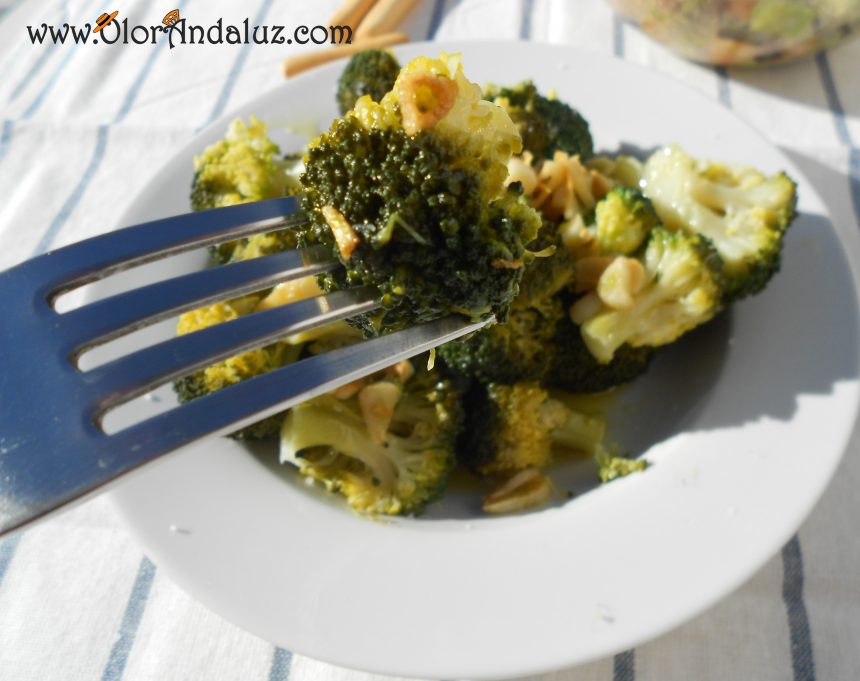 brocoli-al-vapor-con-ajo-y-aove