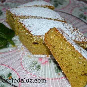 Bizcocho de albahaca y miel Bizcocho de albahaca y miel