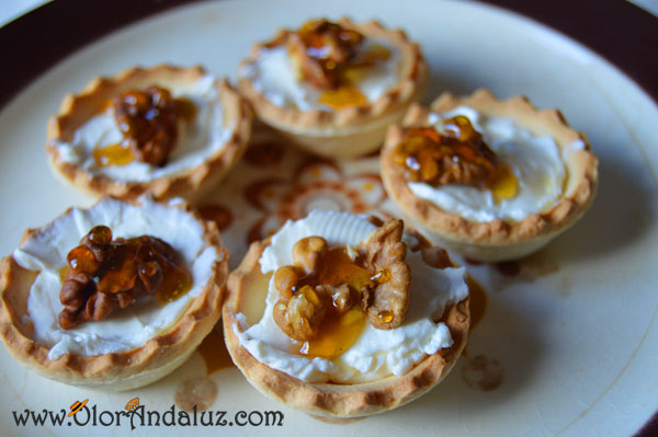 Canape-queso-nueces-miel