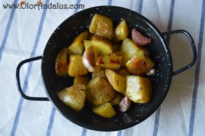 patatas-con-hierbas-aromaticas-ajo