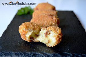 croquetas-queso-azul-pasas