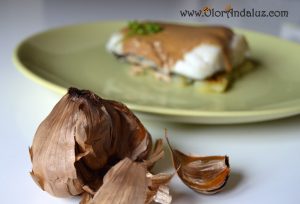 Bacalao-con-muselina-de-ajo-negro