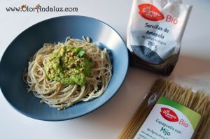 espaguetis-aguacate-frutos-secos