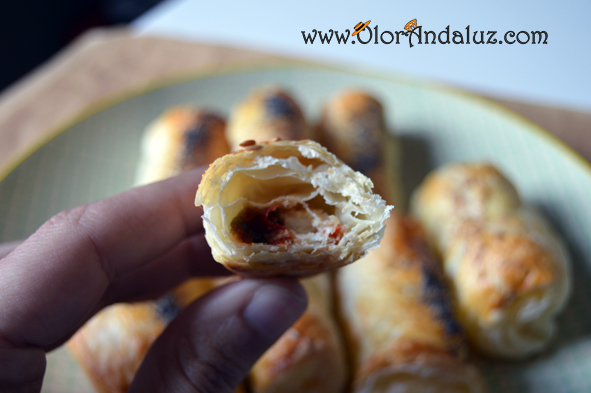 mini-napolitanas de pimientos caramelizados y queso de cabra